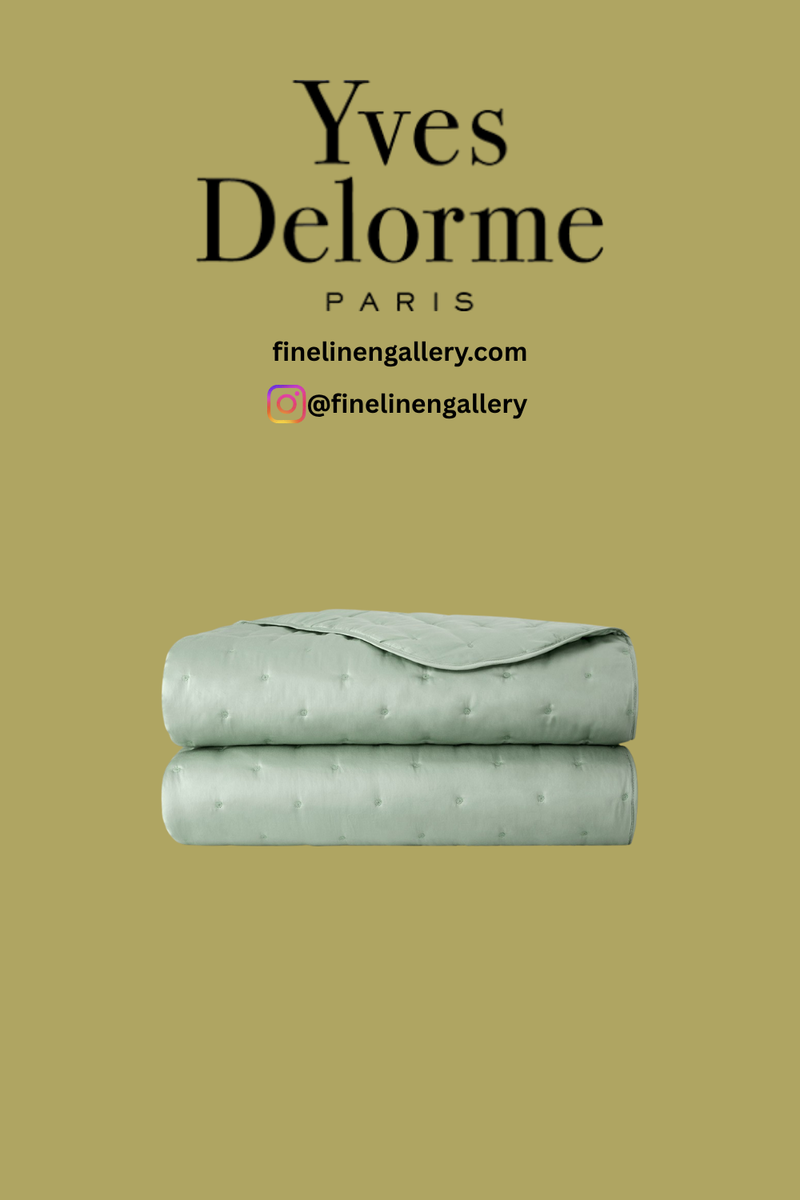 Triomphe Coverlet