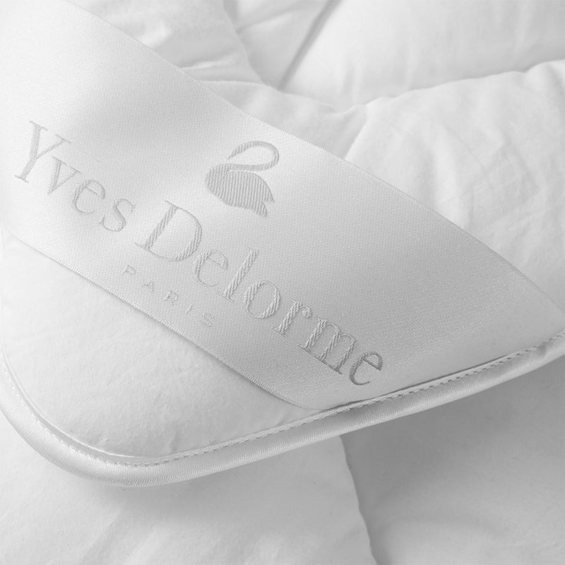 Actuel Comforter Yves Delorme